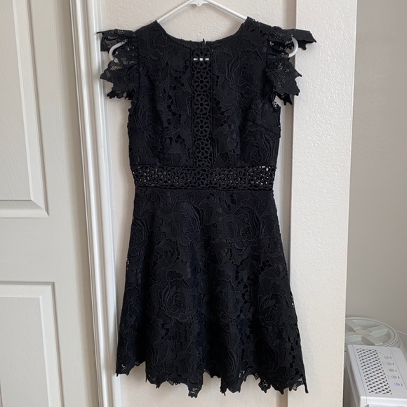 BB Dakota Dresses & Skirts - BB DAKOTA black lace mini dress